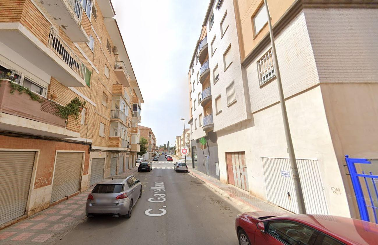 Se vende piso OKUPA en Murcia (Murcia). - foto 2