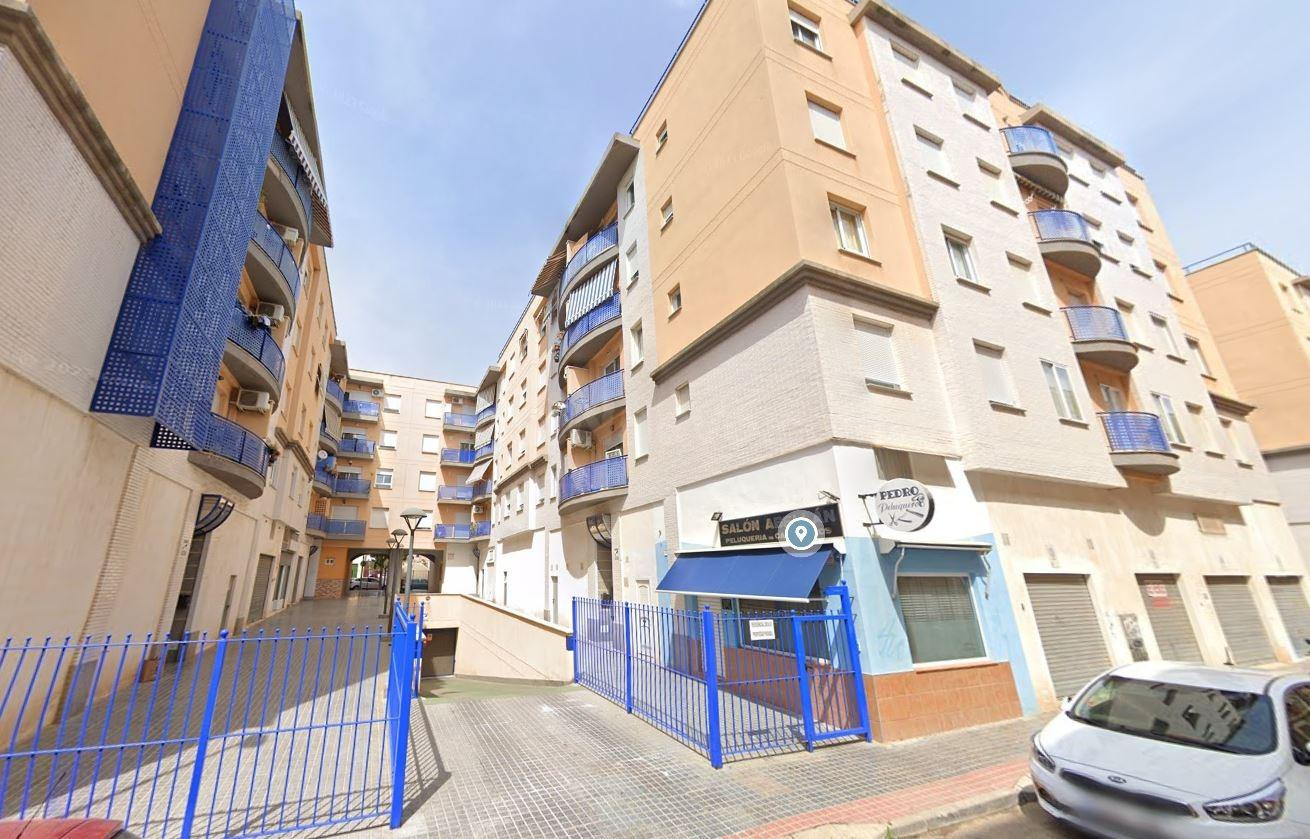 Se vende piso OKUPA en Murcia (Murcia). - foto 3