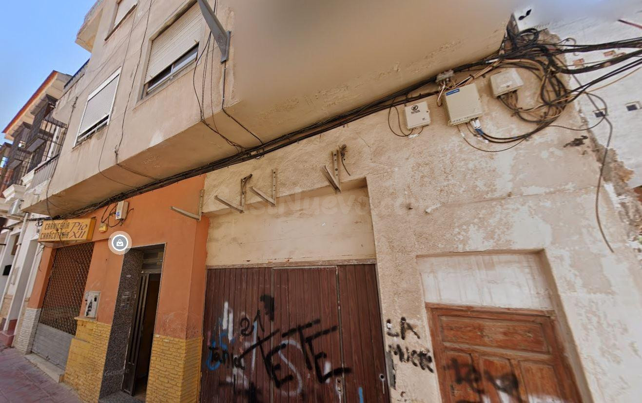 Se vende piso OKUPA en Molina de Segura (Murcia).