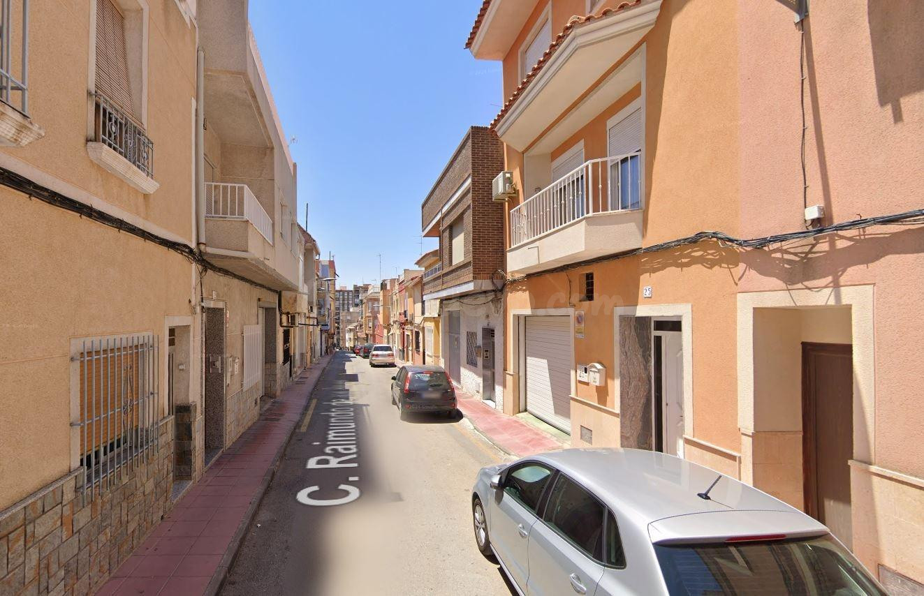 Se vende piso OKUPA en Molina de Segura (Murcia). - foto 3