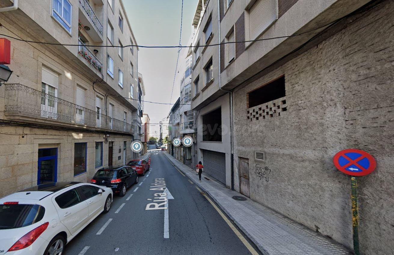 Se vende piso OKUPA en O Carballiño (Ourense).