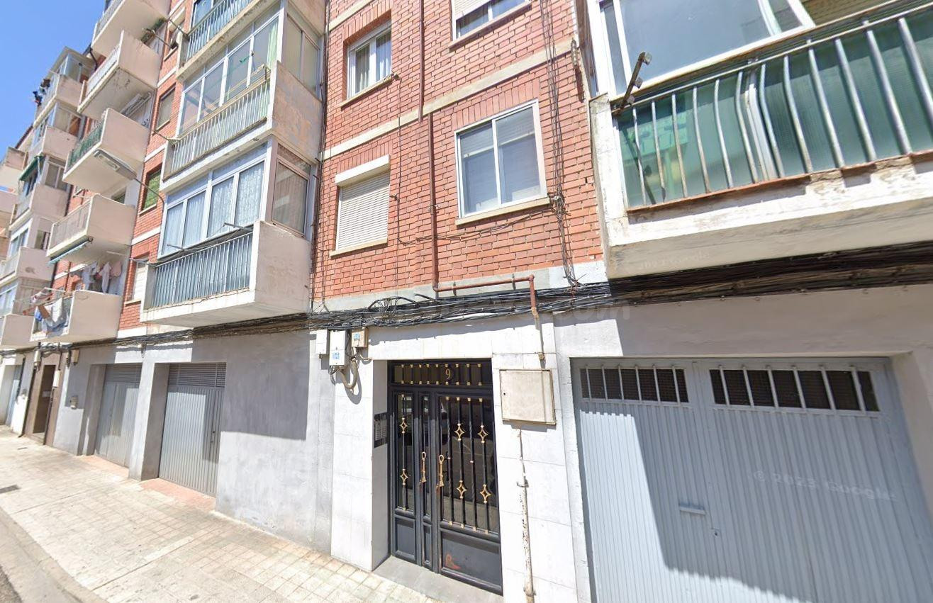 Se vende piso OKUPA en Palencia (Palencia). - foto 2