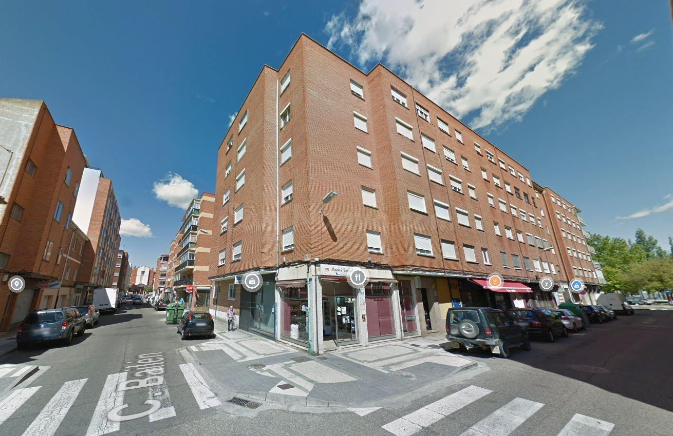 Se vende piso OKUPA en Palencia (Palencia). - foto 2