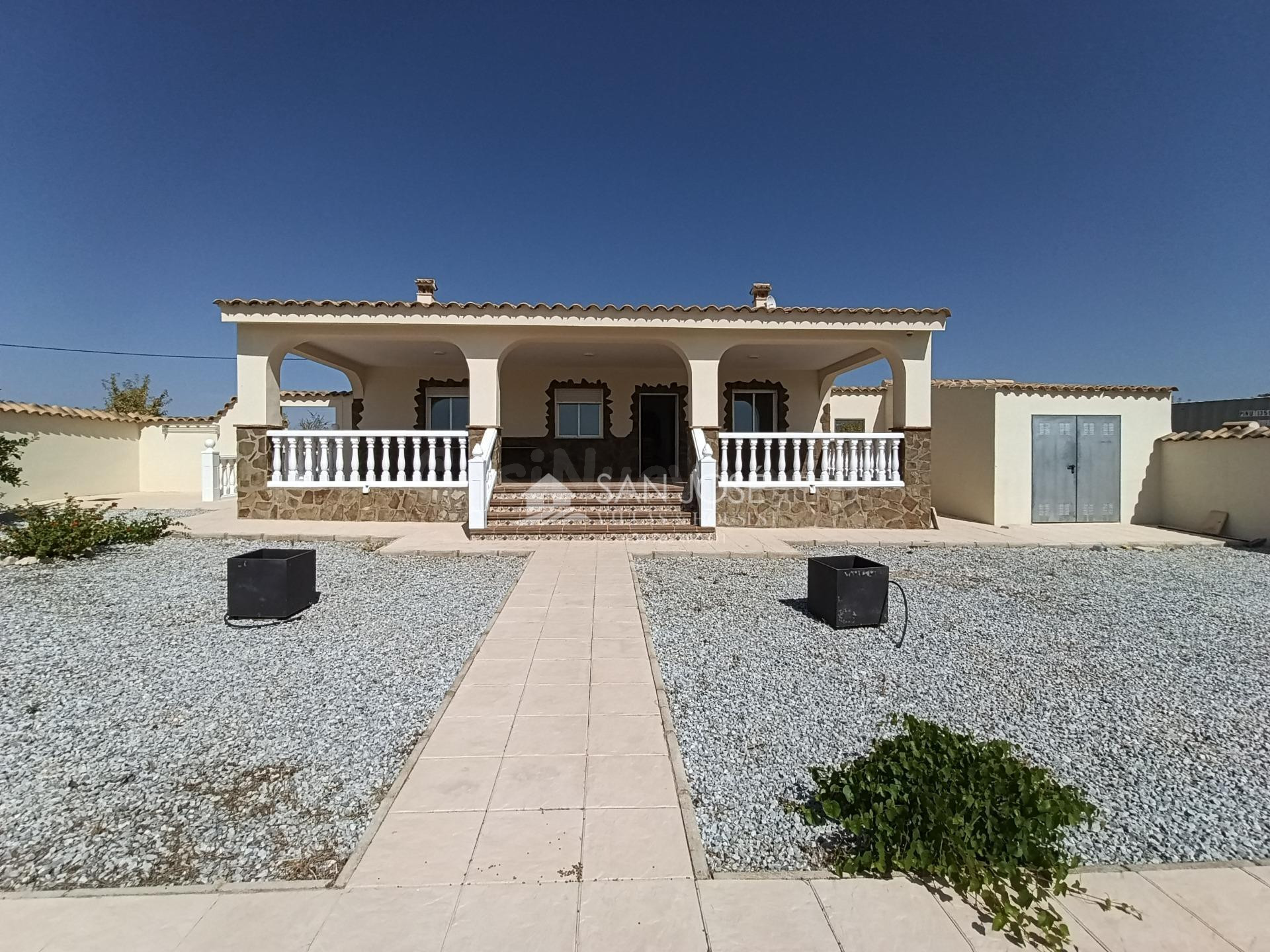 SE VENDE ESPECTACULAR CHALET EN LAS MONTAÑAS DE PINOSO - MON - foto 2