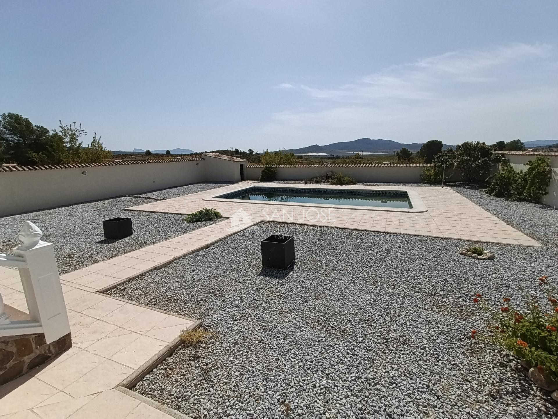 SE VENDE ESPECTACULAR CHALET EN LAS MONTAÑAS DE PINOSO - MON - foto 3