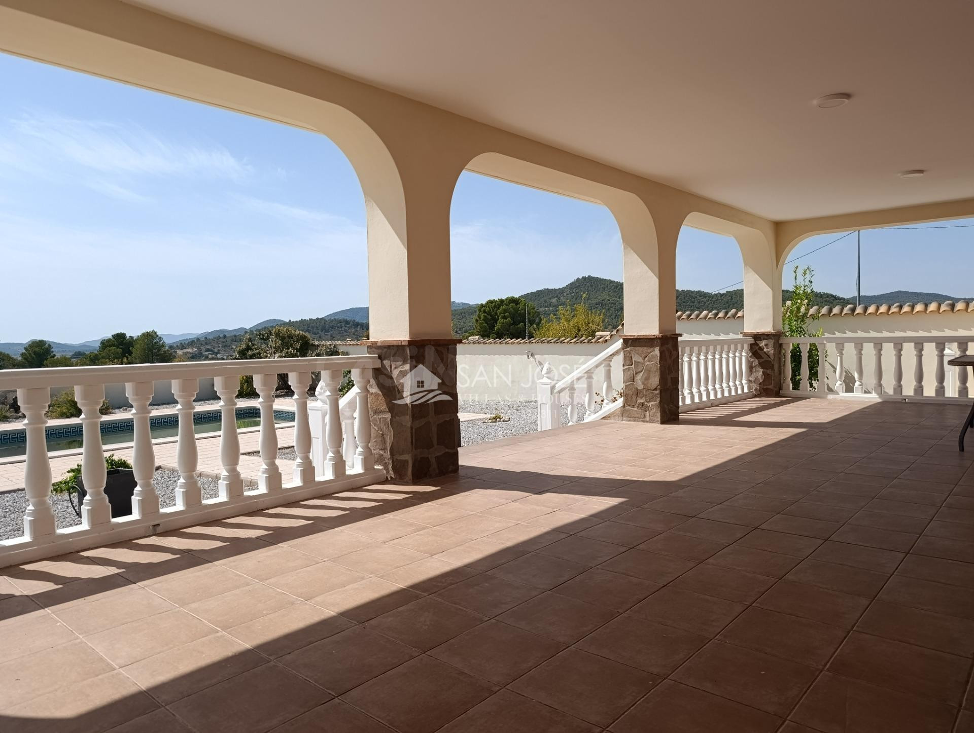 SE VENDE ESPECTACULAR CHALET EN LAS MONTAÑAS DE PINOSO - MON - foto 5
