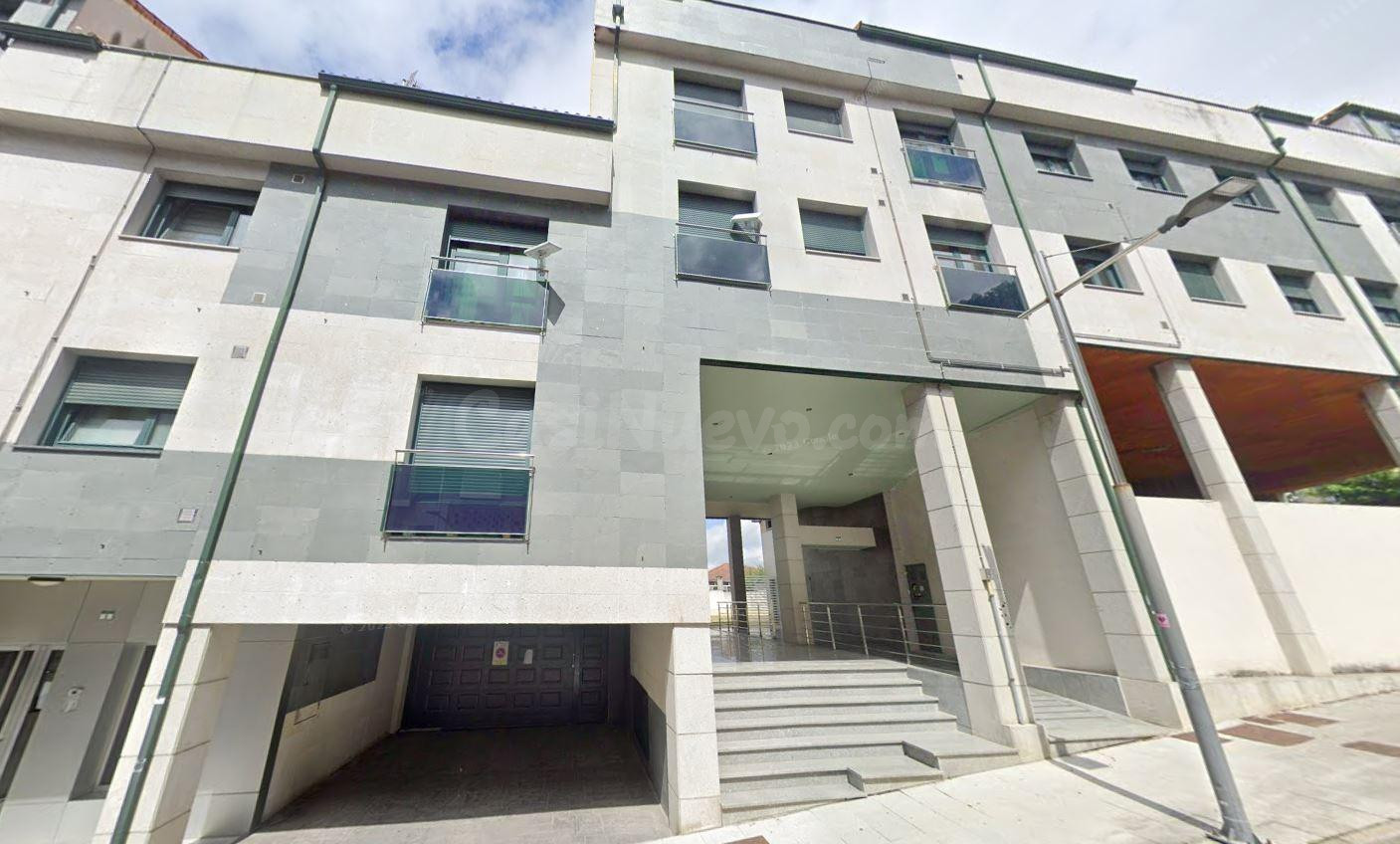Se vende piso OKUPA en Lalín (Pontevedra).