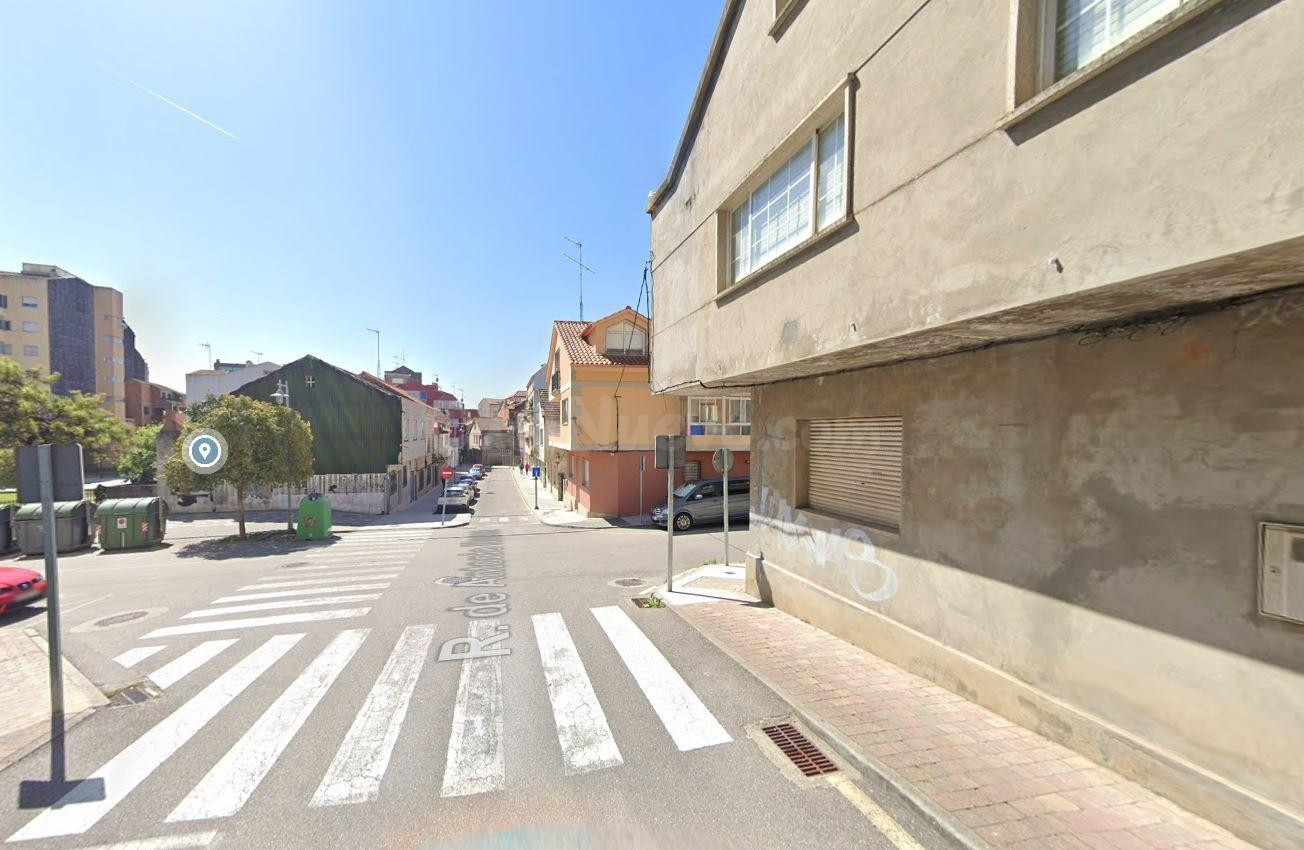 Se vende piso OKUPA en Cangas (Pontevedra). - foto 3