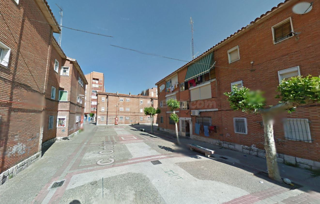 Se vende piso OKUPA en Valladolid (Valladolid). - foto 2