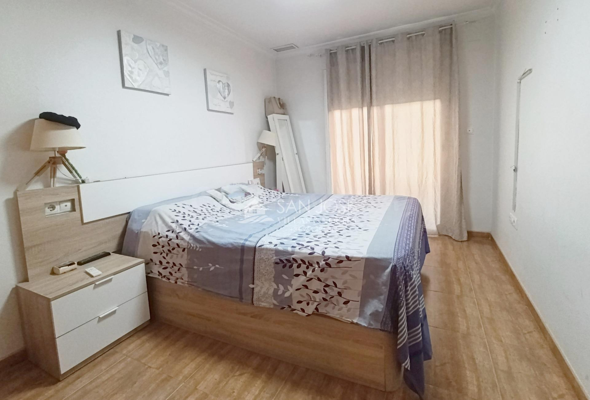 SE VENDE PISO AÑO 2007 CON GARAJE Y TRASTERO EN LA ROMANA - foto 2