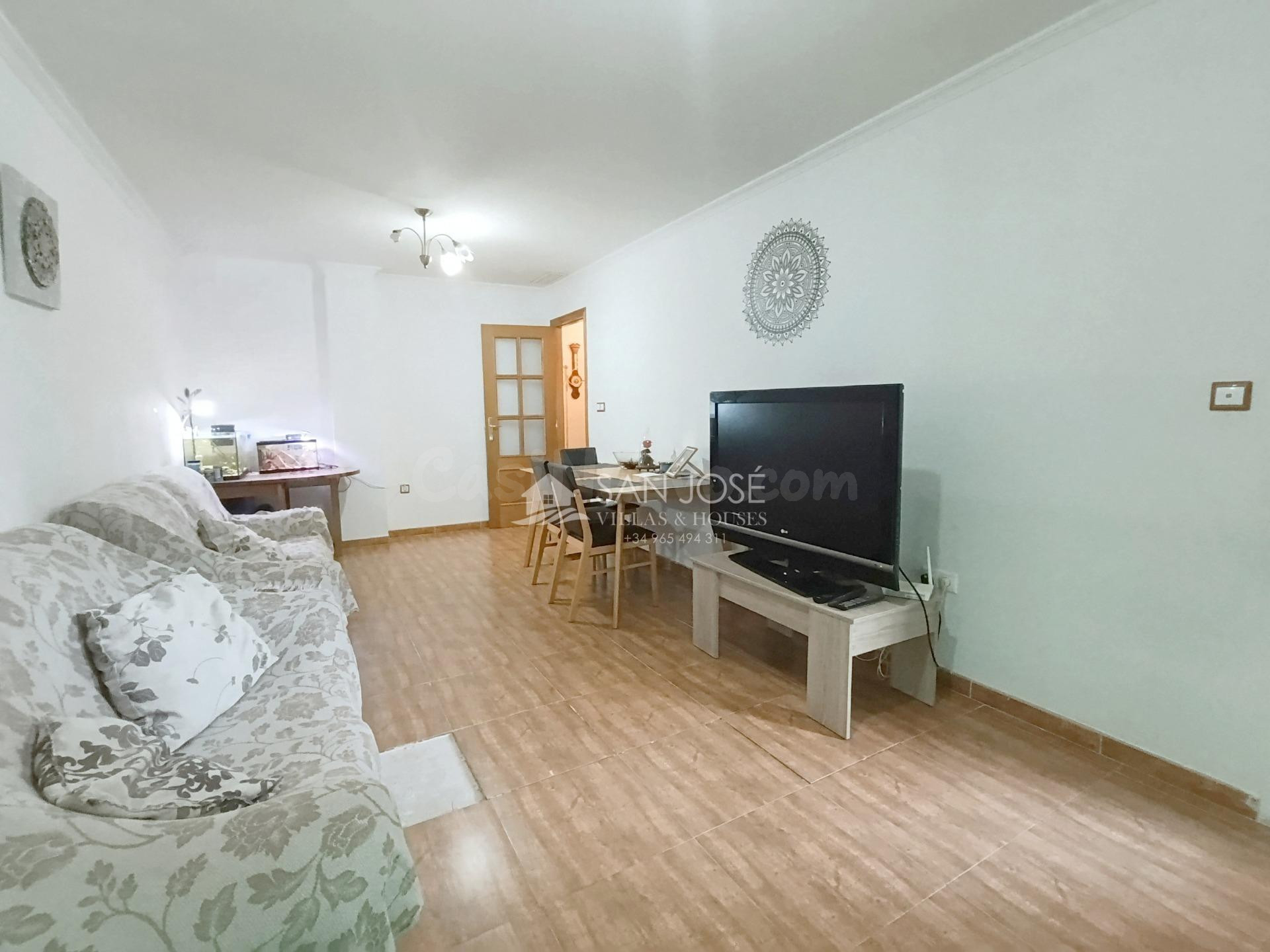 SE VENDE PISO AÑO 2007 CON GARAJE Y TRASTERO EN LA ROMANA - foto 4