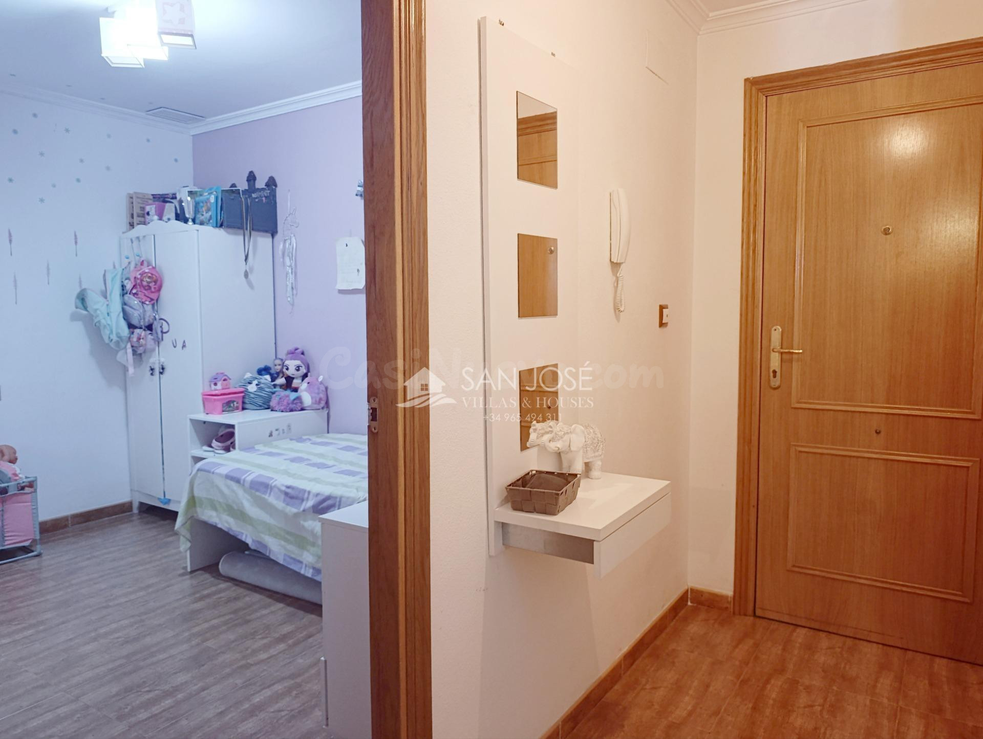 SE VENDE PISO AÑO 2007 CON GARAJE Y TRASTERO EN LA ROMANA - foto 5