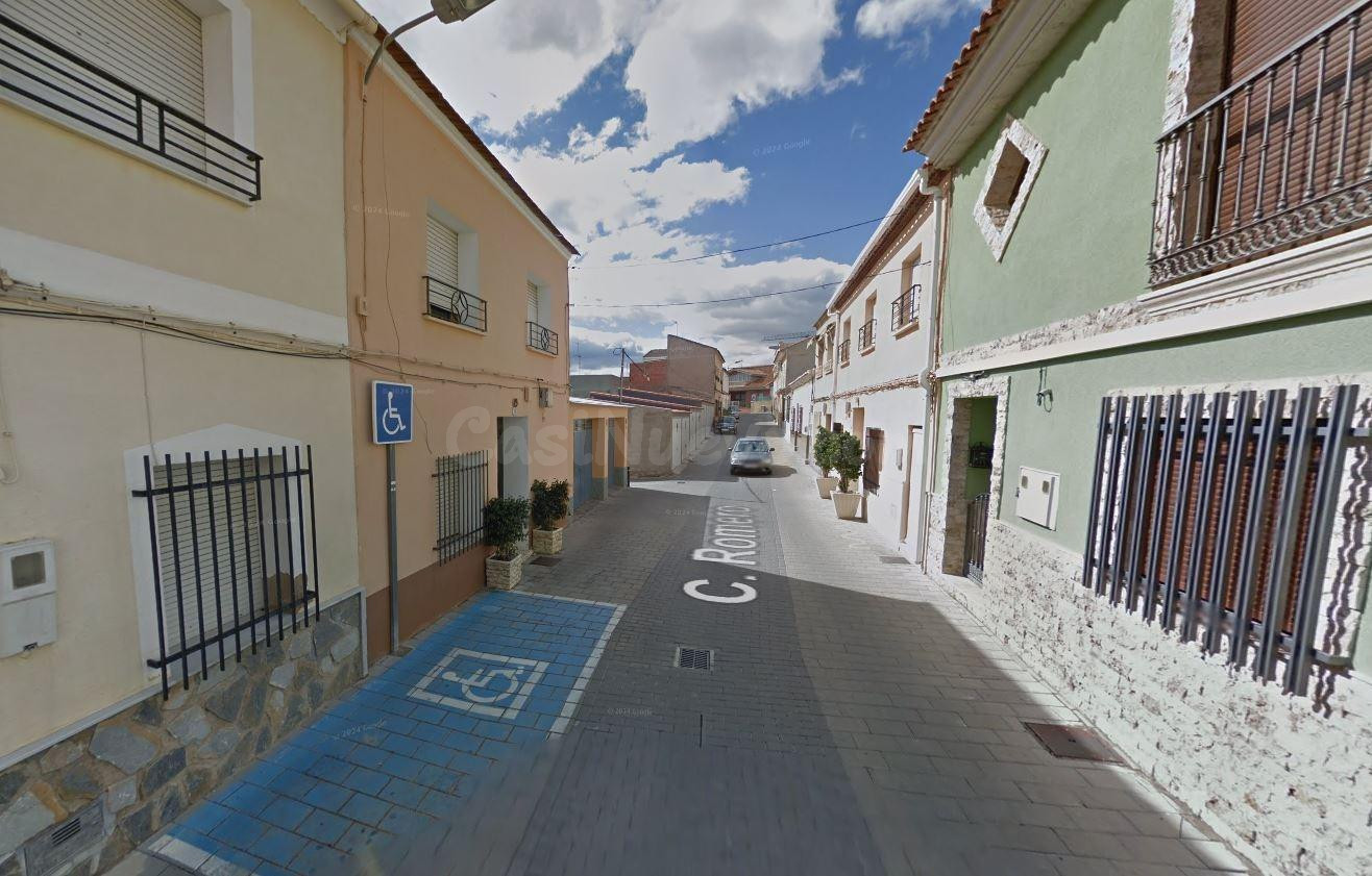 Se vende casa OKUPA en Totana (Murcia).