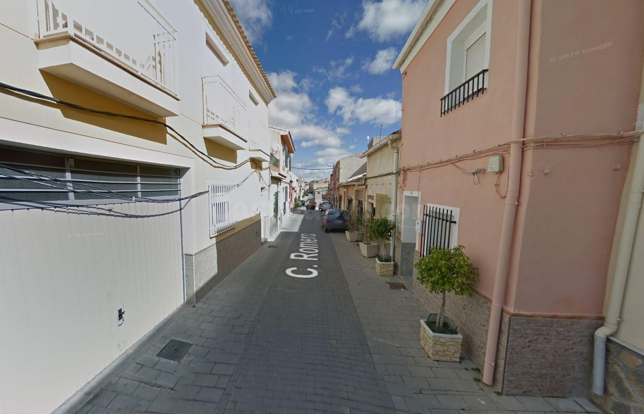Se vende casa OKUPA en Totana (Murcia). - foto 2