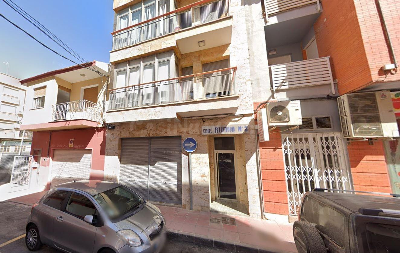 Se vende piso OKUPA en Santomera (Murcia). - foto 2