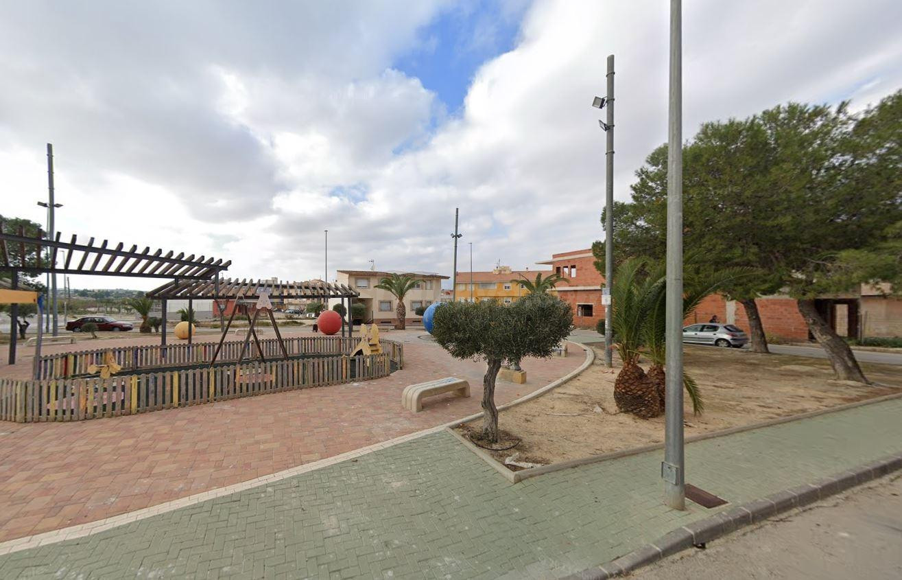 Se vende piso OKUPA en Ceutí (Murcia).