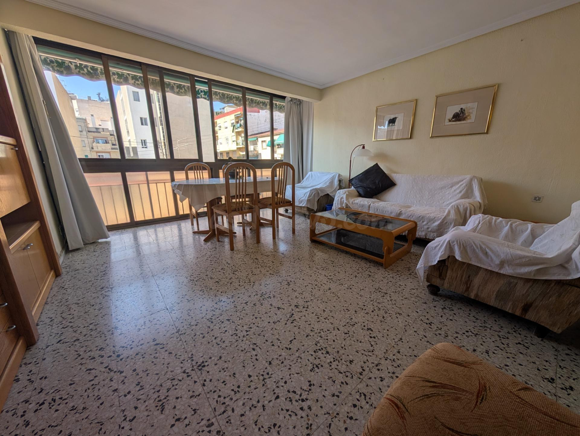 Amplio y Luminoso Piso en Campoamor, Alicante por 206.000 eu - foto 2