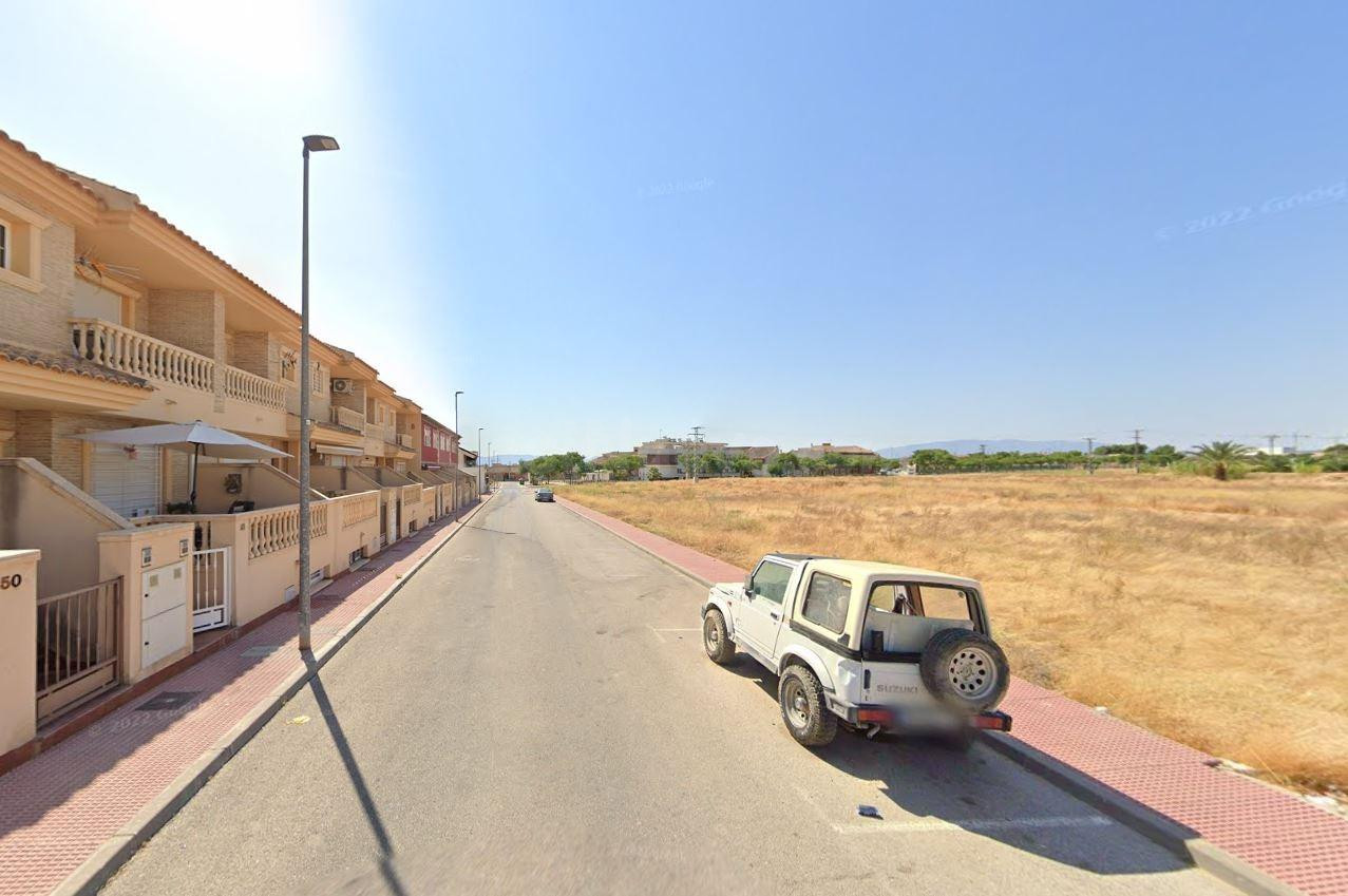 Se vende casa adosada OKUPA en Las Torres de Cotillas (Murci