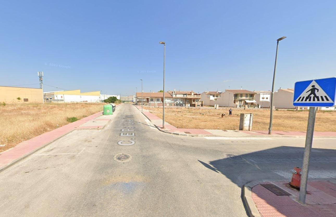 Se vende casa adosada OKUPA en Las Torres de Cotillas (Murci - foto 2