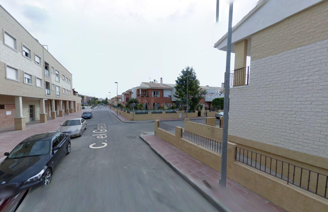 Se vende piso OKUPA en Santomera (Murcia).
