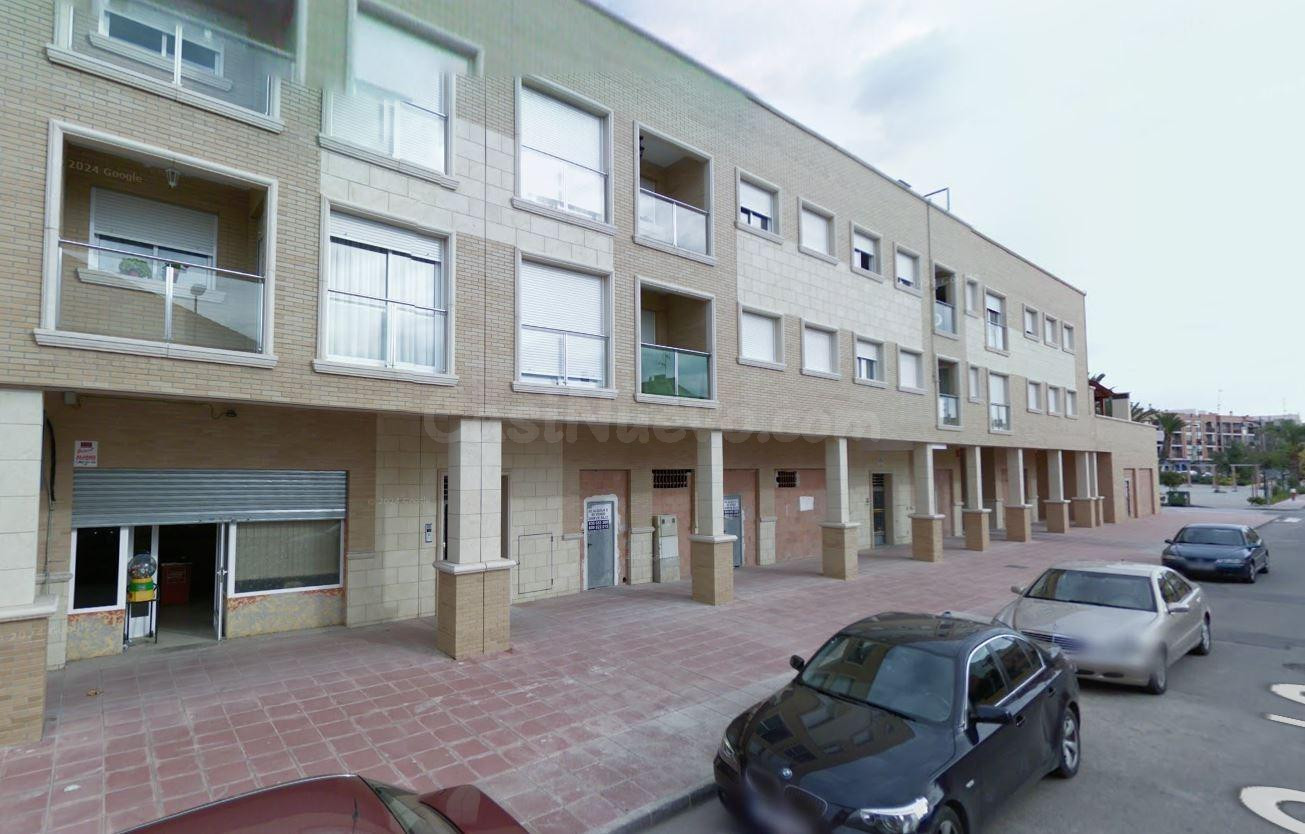Se vende piso OKUPA en Santomera (Murcia). - foto 3