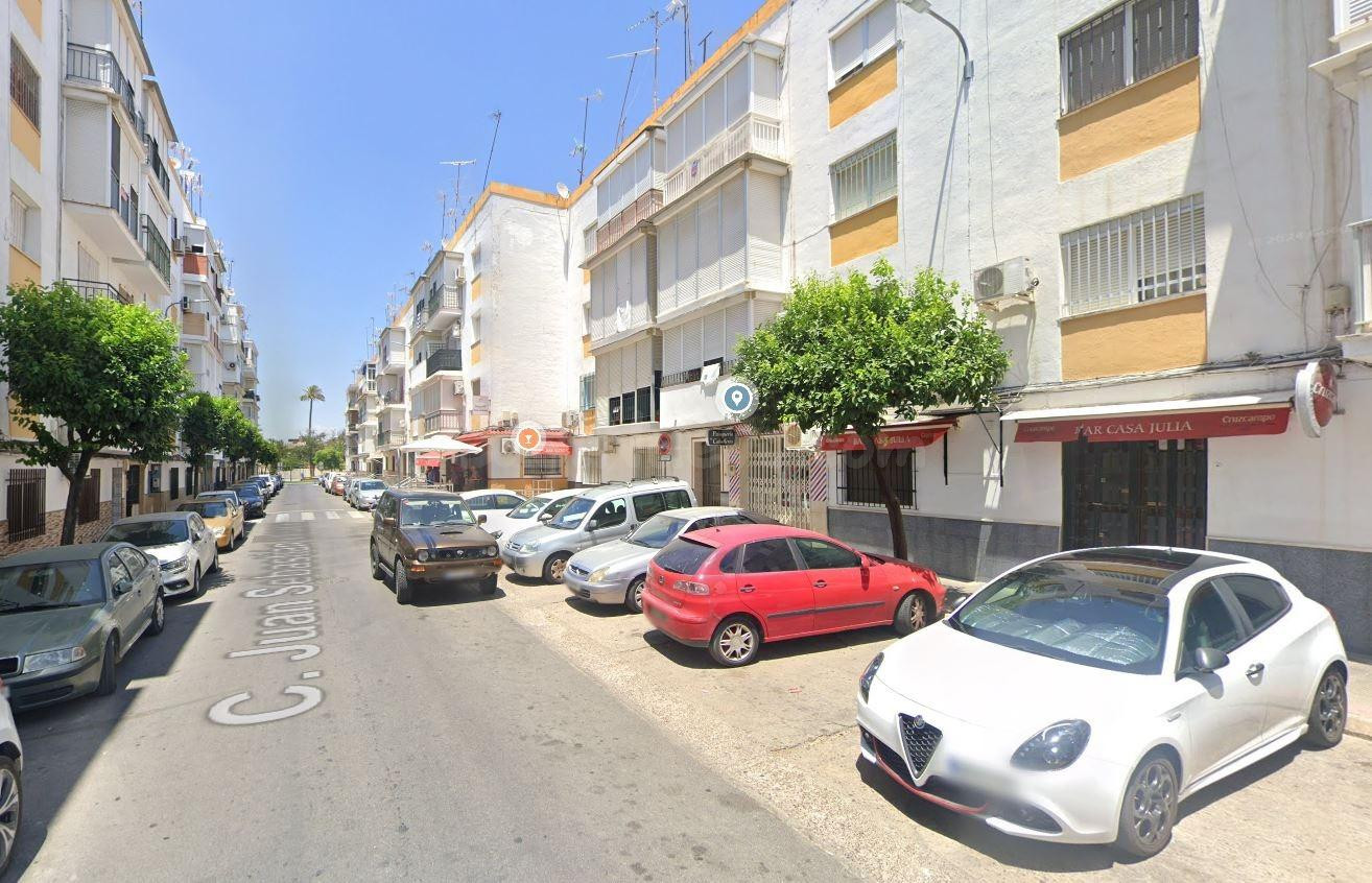 Se vende piso OKUPADO en Calle Juan Sebastian Elcano Nº 14 D - foto 2