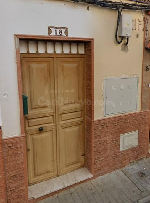 Se vende piso OKUPADO en Sevilla (Sevilla).