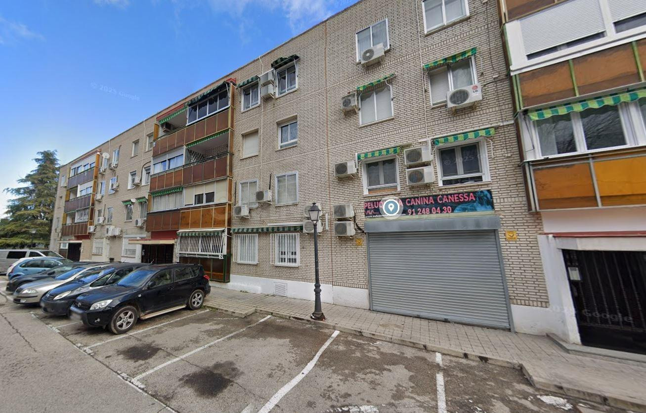 Se vende piso OKUPA en Valdemoro (Madrid). - foto 2
