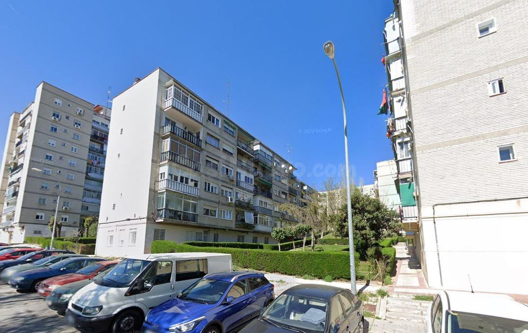 Se vende piso OKUPA en Coslada (Madrid).