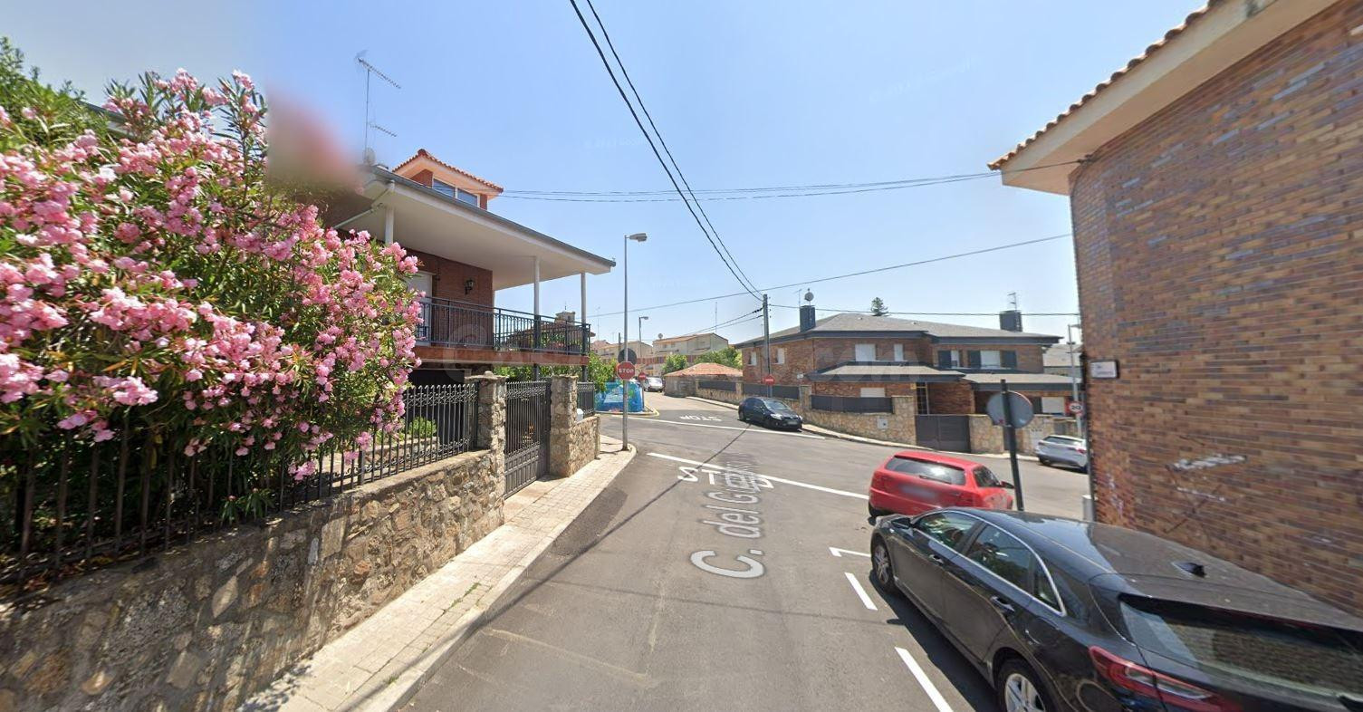 Se vende piso OKUPA en Colmenarejo (Madrid). - foto 3