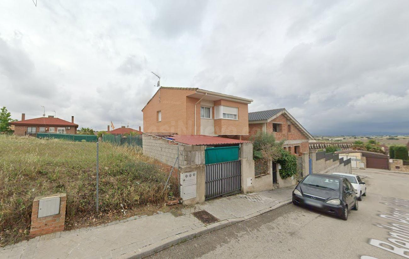 Se vende piso OKUPA en Villanueva de Perales (Madrid). - foto 2