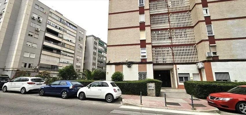 Se vende piso OKUPADO en Calle Paraguay Nº 1 Fuenlabrada (Ma
