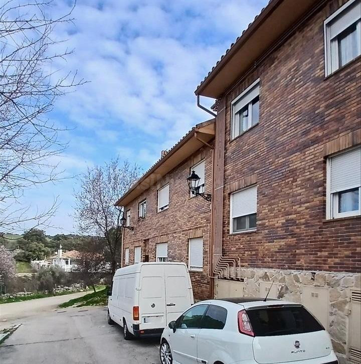 Se vende piso OKUPA en Travesía San Lorenzo Nº 30 Valdemoril - foto 3