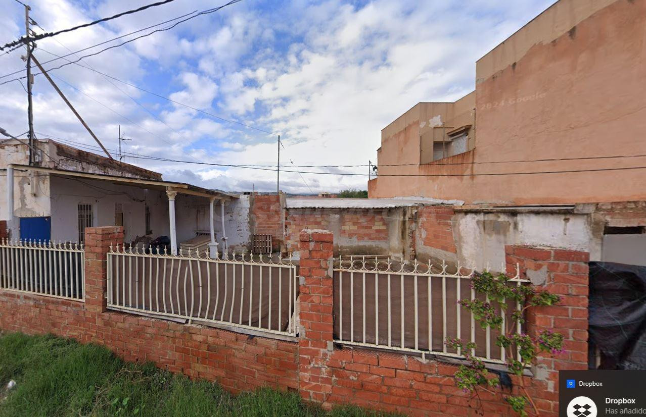 Se Trastero+Casa Adosada OKUPADA en Calle Tossal Gros 5 Cast - foto 2