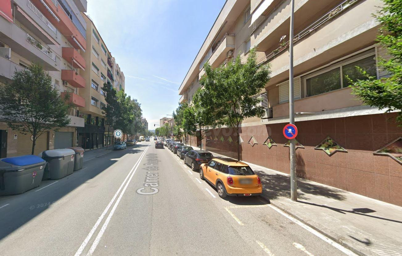 Se vende PISO OKUPADO + GARAJE en Calle Roger de Flor 82 de 