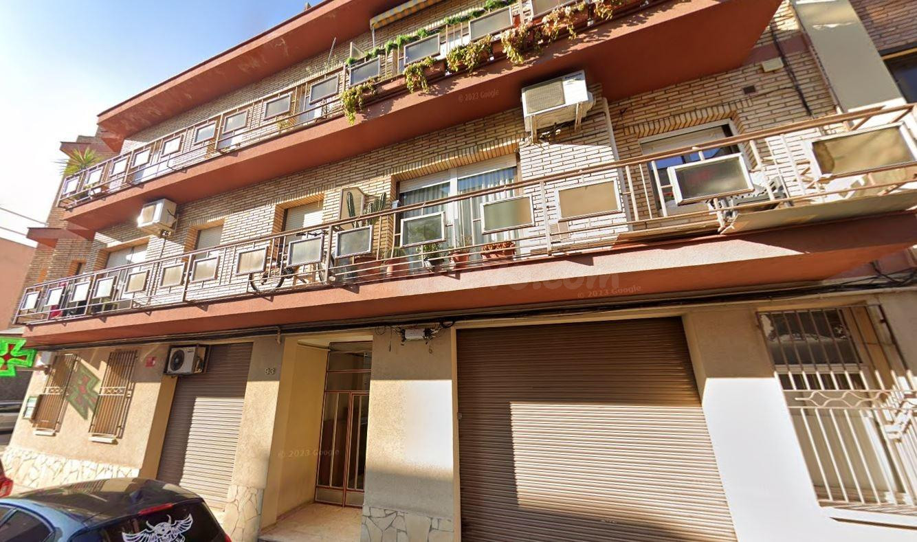Se vende piso OKUPA en Calle Llanera 93 de Sabadell (Barcelo - foto 3