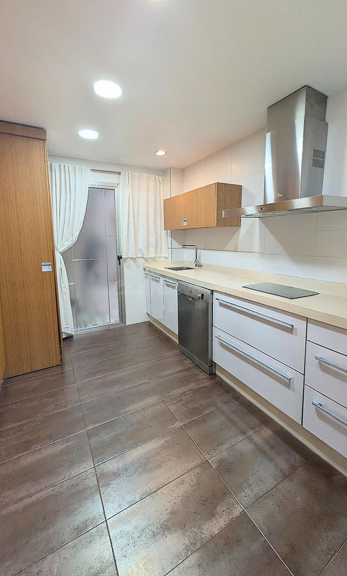 COMPLETAMENTE REFORMADA, CON ASCENSOR, ZONA TOSCAR. - foto 4