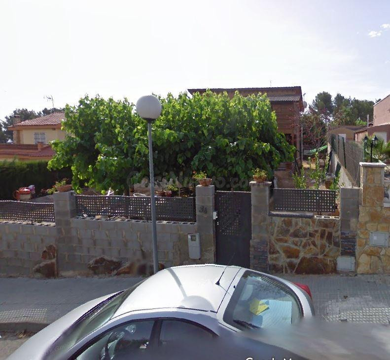 Se vende chalet OKUPA en Calle de la Pau 34 en El Catllar (T - foto 3