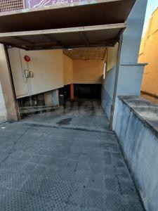 Se vende residencial OKUPA en Calle Puigmal de Castelló d'Em - foto 2