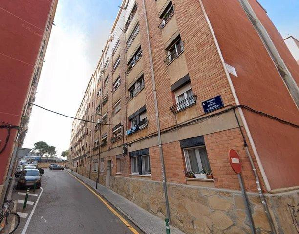 Se vende PISO OKUPADO en Pasaje Penyal Nº 4 de Terrassa (Bar