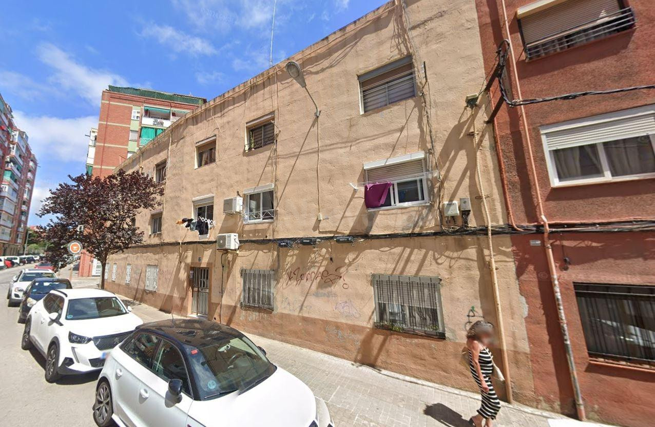 Venta de Piso OKUPADO en Badalona (Barcelona)