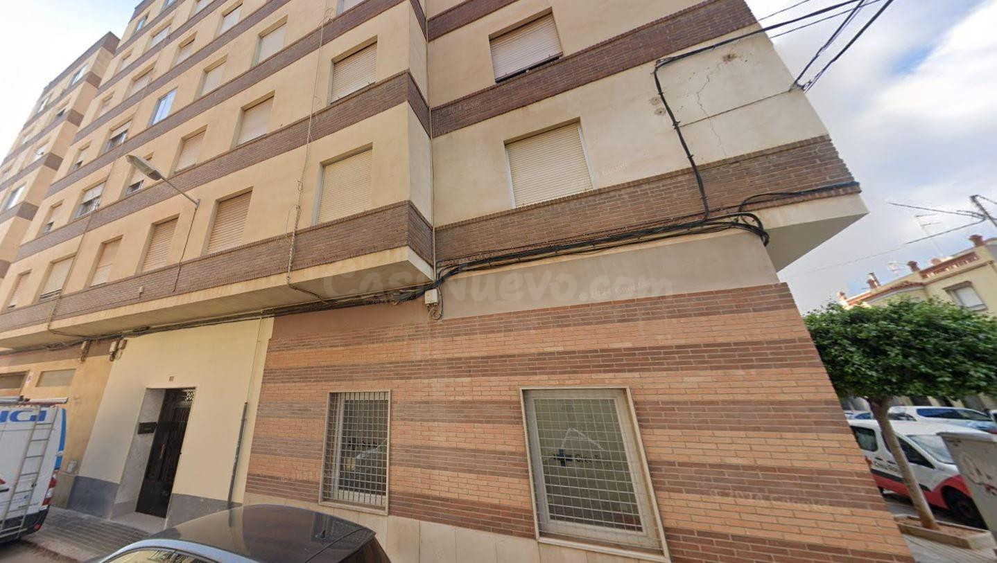Se vende piso OKUPA en Calle Virgen de Gracia 13 de Almazora - foto 2