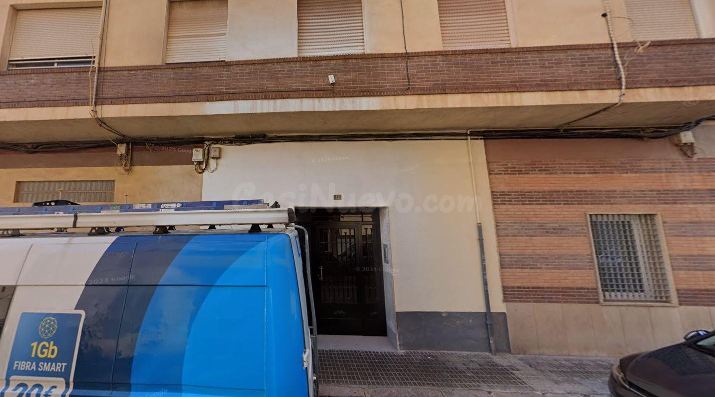 Se vende piso OKUPA en Calle Virgen de Gracia 13 de Almazora - foto 3