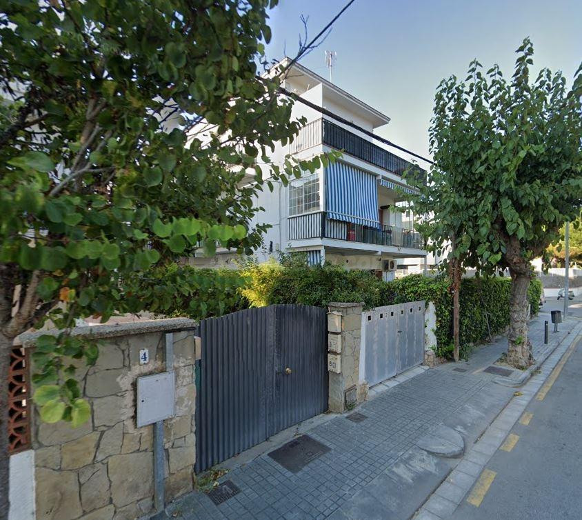 Se vende piso OKUPA en Aragó de Castelldefels (Barcelona). - foto 2