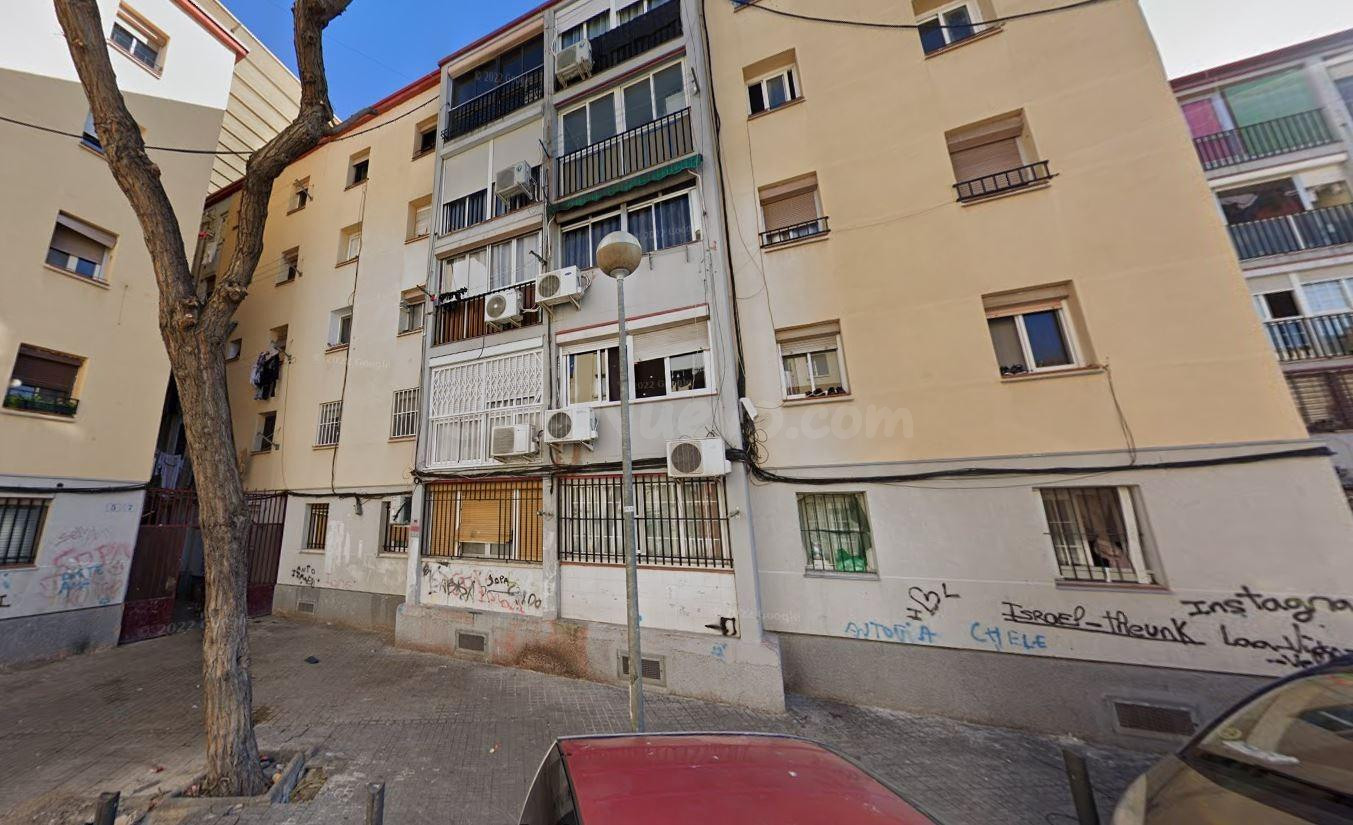 Se vende piso OKUPA en Calle Santa Joana Lestonnac 13 de Bad