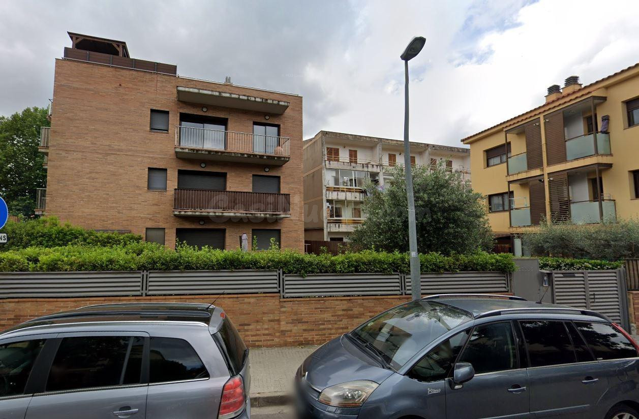 Se vende piso OKUPA en Vallgorguina del Sol (Barcelona). - foto 2