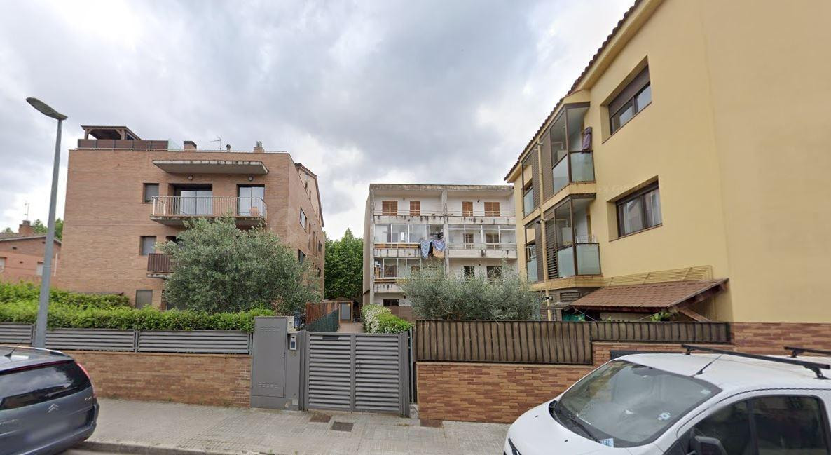 Se vende piso OKUPA en Vallgorguina del Sol (Barcelona). - foto 3