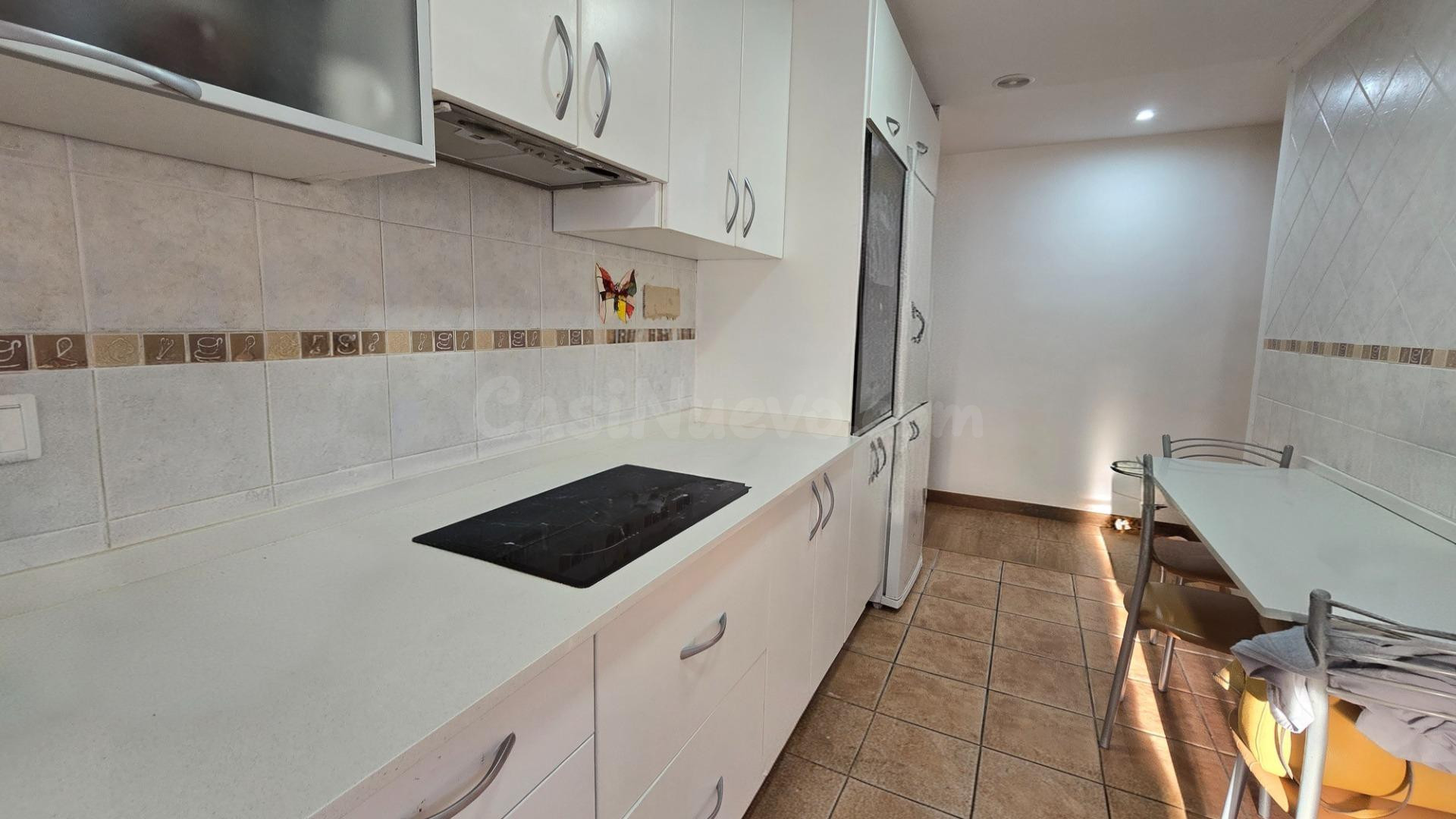 ¡Amplio Piso en Elche con Terraza Ideal para Tu Familia! ✨ - foto 3