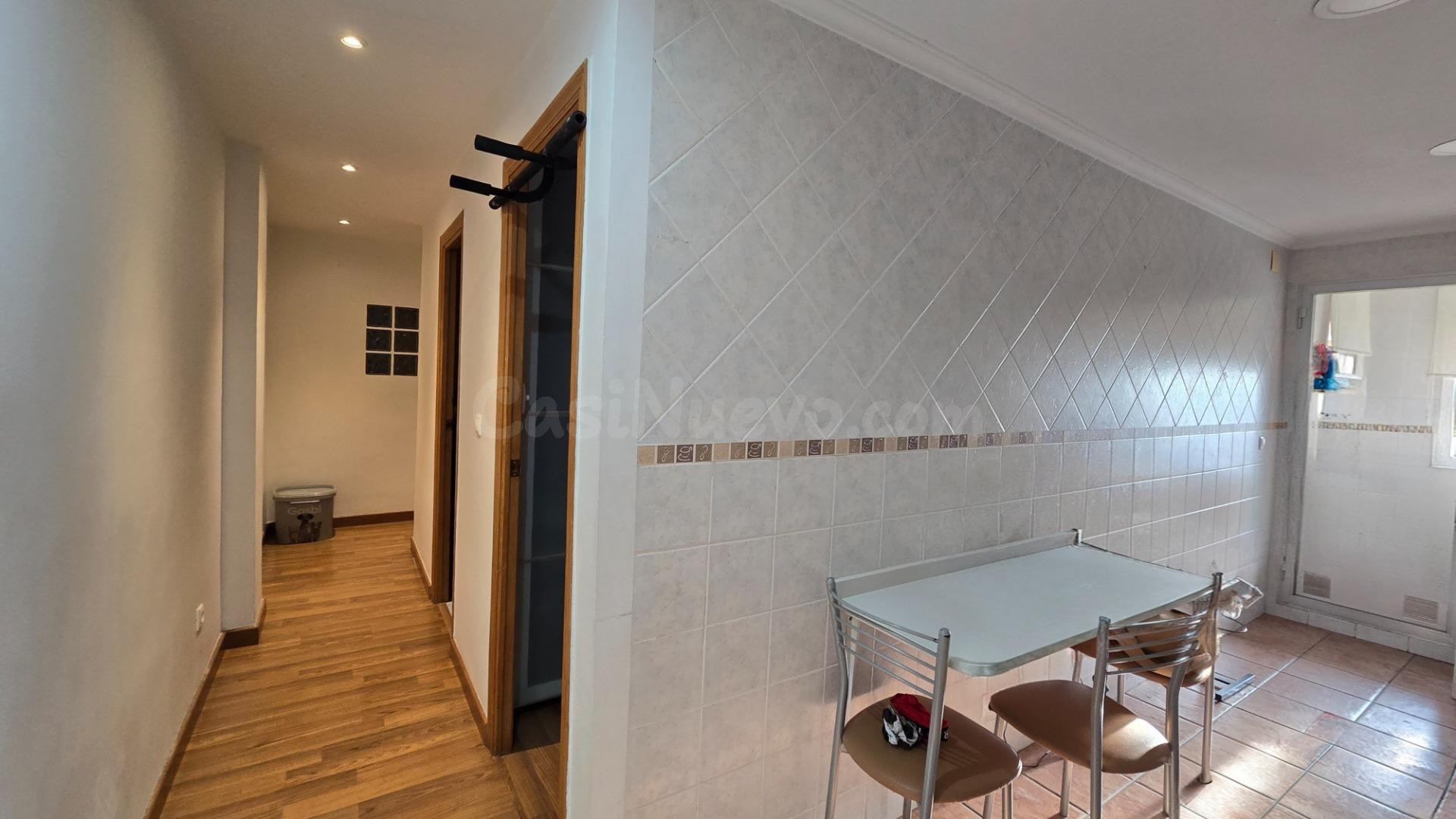 ¡Amplio Piso en Elche con Terraza Ideal para Tu Familia! ✨ - foto 5