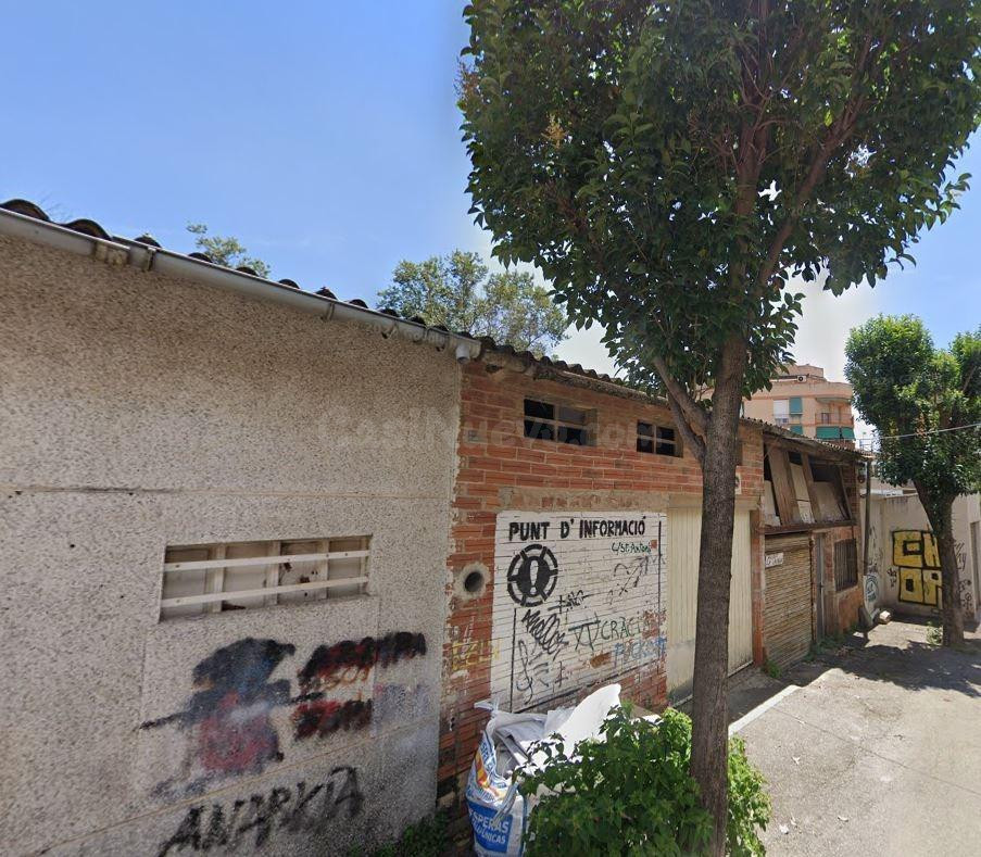 Se vende piso OKUPADO en Calle Antoni De Gimbernat Nº 32 Mol